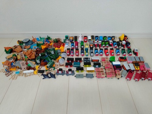 Thomas friends capsule - &,